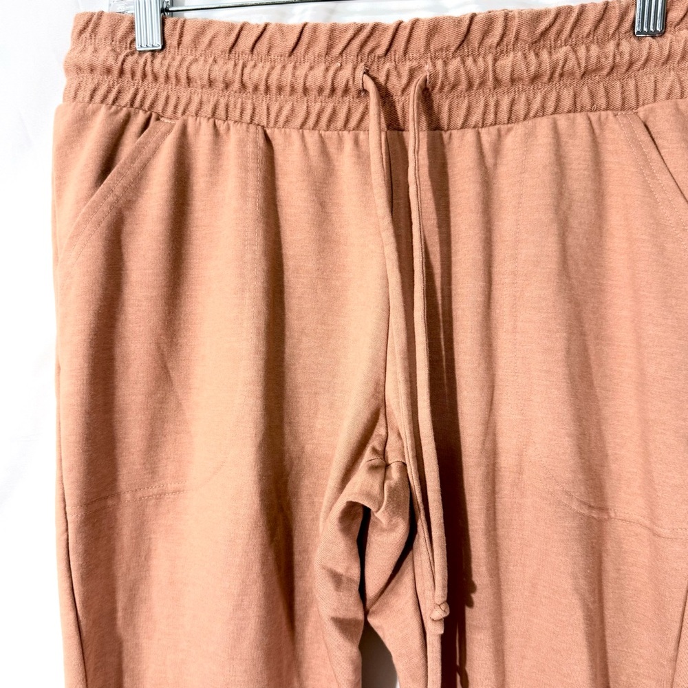 Free People Movement “Sunny Skinny”
Sweatpants With Drawstring Waist And Pockets - Picture 8 of 13
